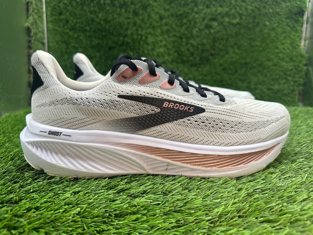 Brooks Ghost 17 1204311B105 Athletic Sneaker Women's 11B White Knit Training
